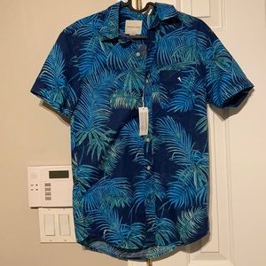 American Eagle Floral short sleeve button up